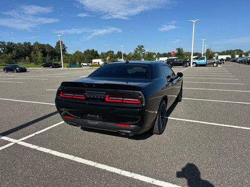 Used 2022 Dodge Challenger R/T w/ Performance Handling Group RWD image 7