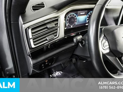 Used 2024 Volkswagen Atlas Cross Sport SE image 32