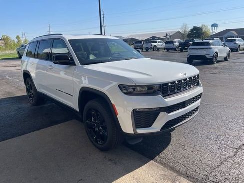 New 2026 Jeep Grand Cherokee L Limited w/ Limited Altitude Package AWD/4WD image 8