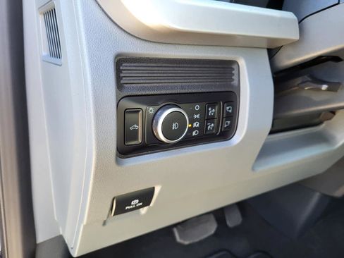 Used 2025 Ford F350 XLT image 17