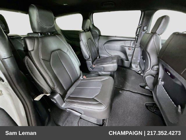 New 2027 Chrysler Pacifica Select FWD image 27