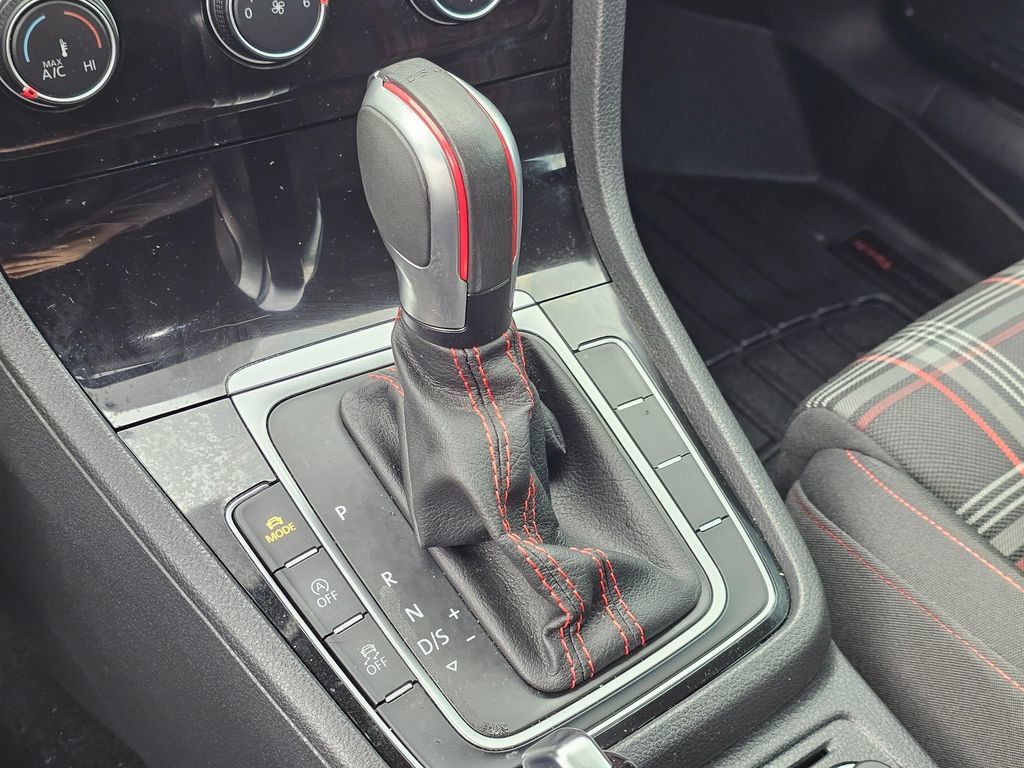 Used 2020 Volkswagen Golf 4-Door FWD image 29