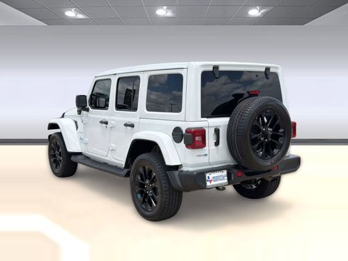 Used 2023 Jeep Wrangler Unlimited Sahara AWD/4WD image 3