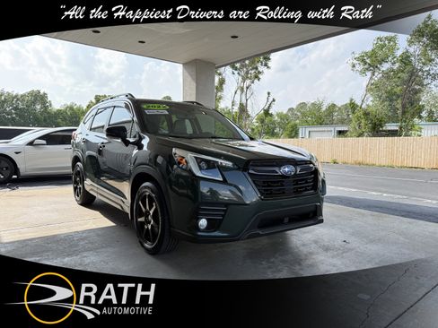 Used 2022 Subaru Forester Limited AWD/4WD image 1