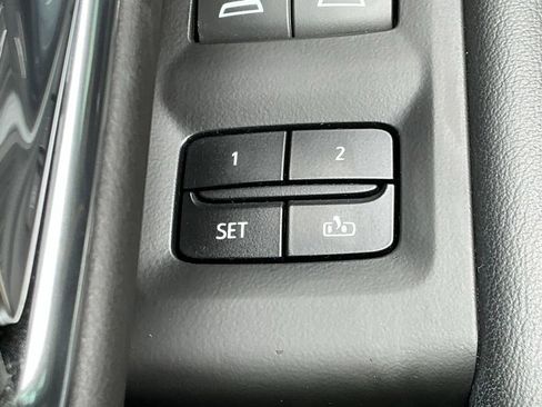 Used 2023 GMC Yukon XL AT4 w/ AT4 Premium Plus Package AWD/4WD image 13