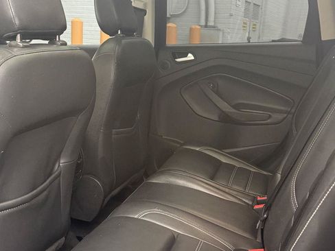 Used 2019 Ford Escape Titanium FWD image 17