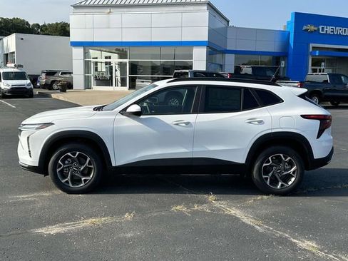 New 2025 Chevrolet Trax LT w/ Driver Confidence Package image 6