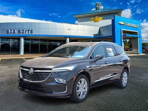 Used 2023 Buick Enclave Essence w/ Experience Buick Package FWD image 8