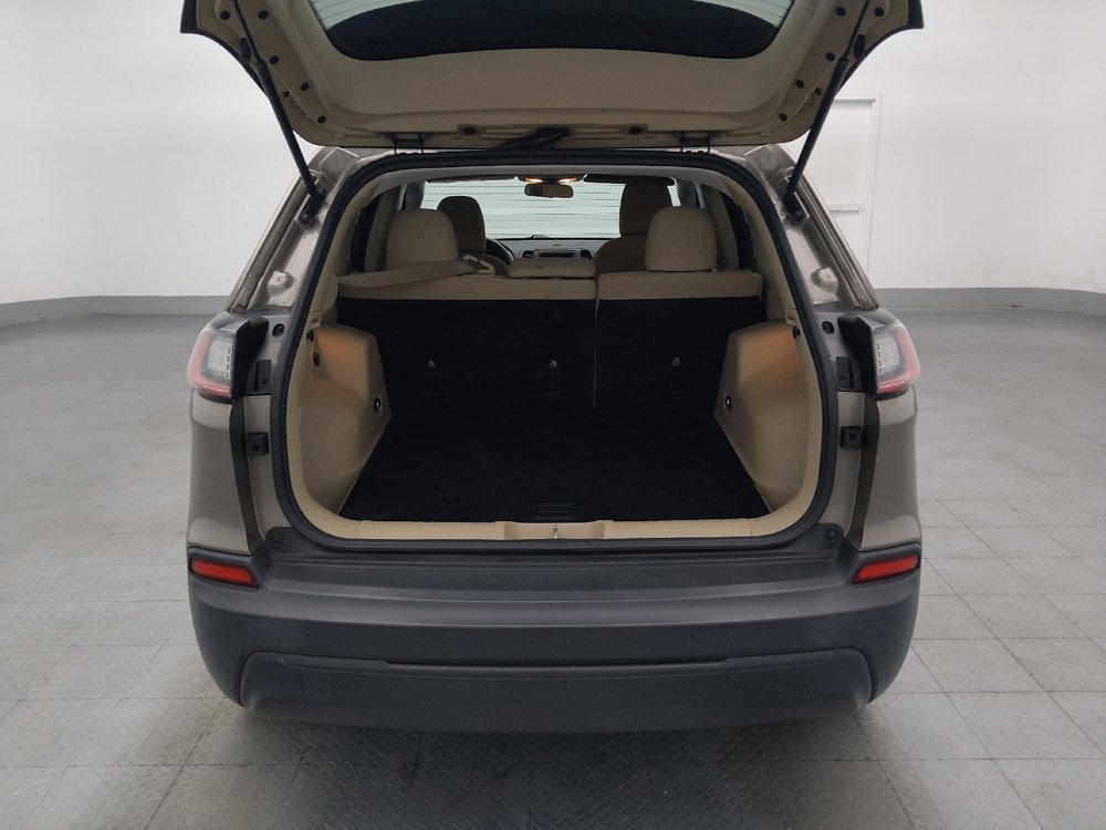 Used 2019 Jeep Cherokee Latitude w/ Popular Appearance Group FWD image 29
