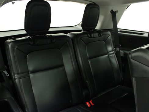 Used 2025 Lincoln Aviator Reserve image 17