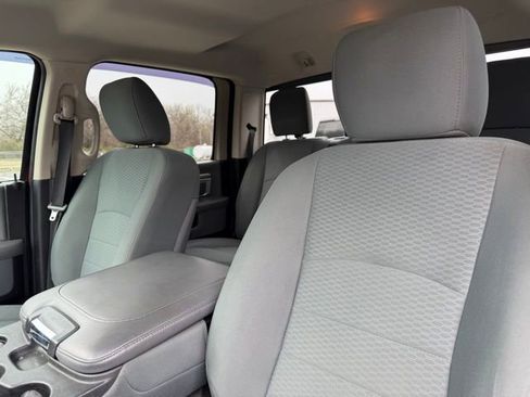 Used 2016 RAM 1500 Classic SLT w/ SLT Plus D￩cor Group AWD/4WD image 11