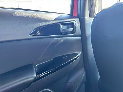 Used 2024 Mitsubishi Eclipse Cross LE image 38