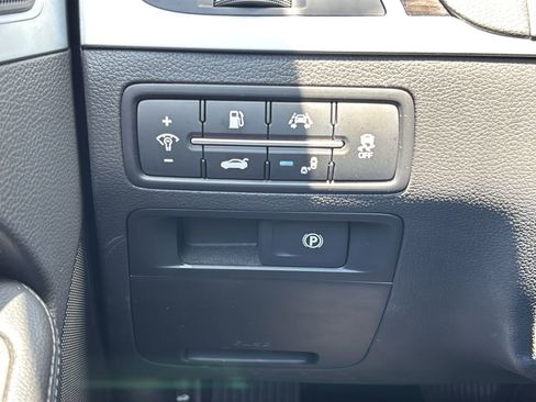 Used 2019 Genesis G80 3.8 RWD image 29