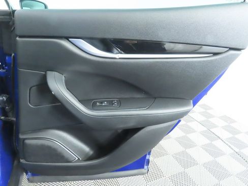 Used 2021 Maserati Levante image 28