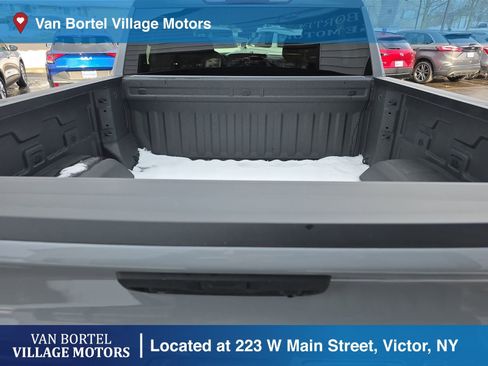 Used 2025 Chevrolet Silverado 1500 Custom image 23