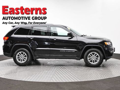 Used 2018 Jeep Grand Cherokee Laredo RWD image 4
