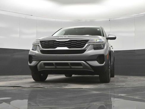 Used 2022 Kia Seltos LX AWD/4WD image 35