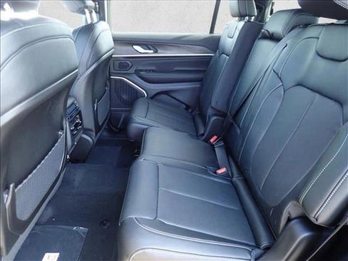 New 2026 Jeep Grand Cherokee L Limited AWD/4WD image 8