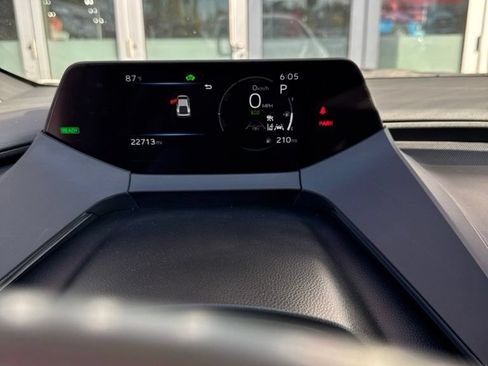 Used 2024 Toyota Prius LE AWD/4WD image 11