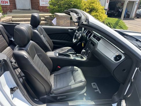 Used 2014 Ford Mustang GT Premium RWD image 23