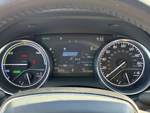 Used 2020 Toyota Camry XLE image 28