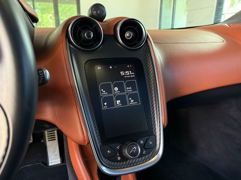 Used 2017 McLaren 570S RWD image 32