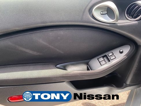 Used 2017 Nissan 370Z Coupe RWD image 31