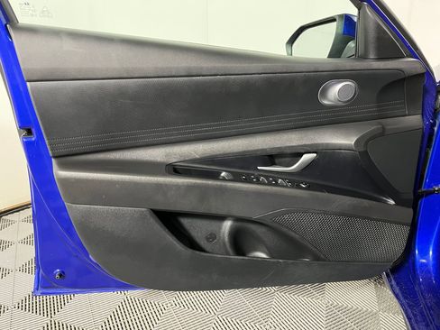 Used 2024 Hyundai Elantra SEL image 17