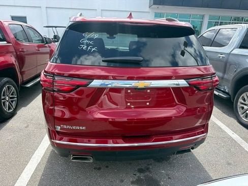 Used 2023 Chevrolet Traverse High Country FWD image 12