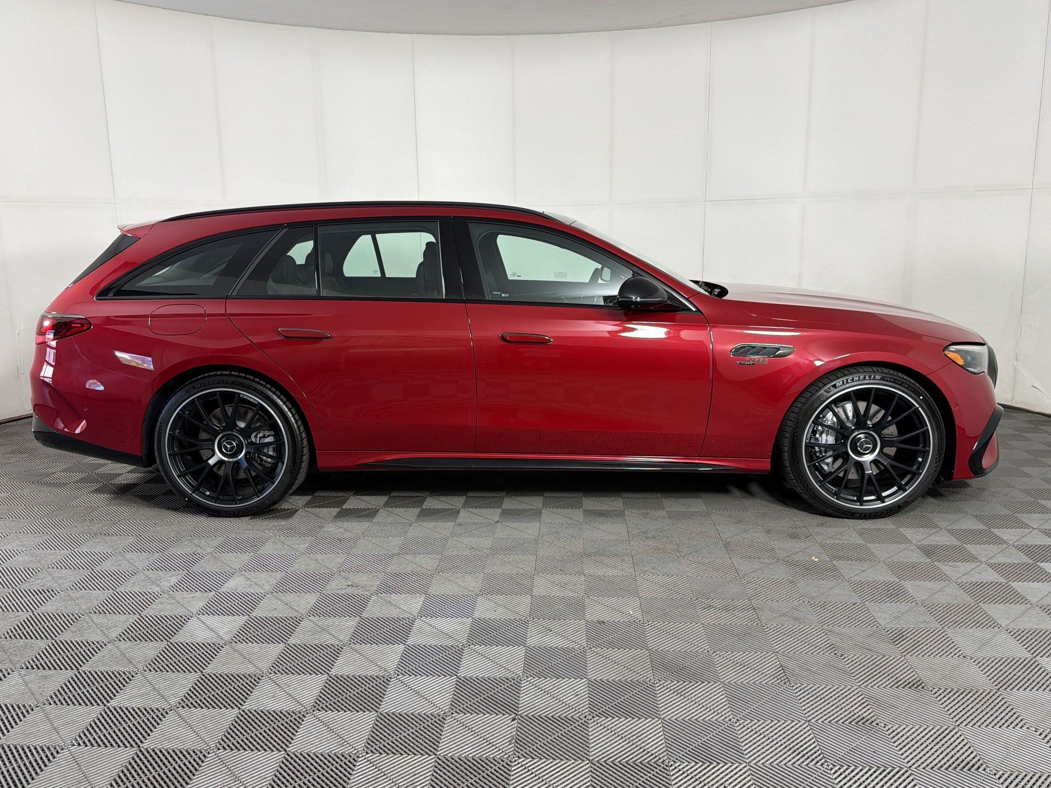 New 2026 Mercedes-Benz E 53 AMG e 4MATIC Wagon image 8