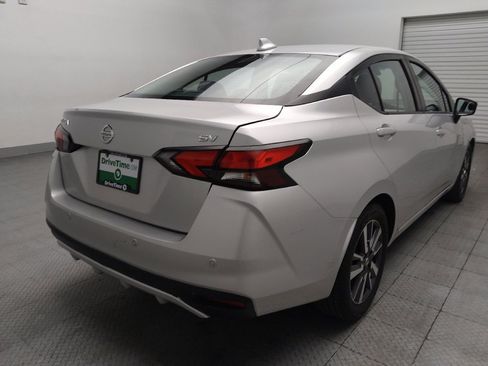 Used 2021 Nissan Versa SV FWD image 9