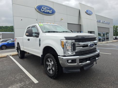 Used 2019 Ford F250 XLT w/ XLT Value Package AWD/4WD image 1