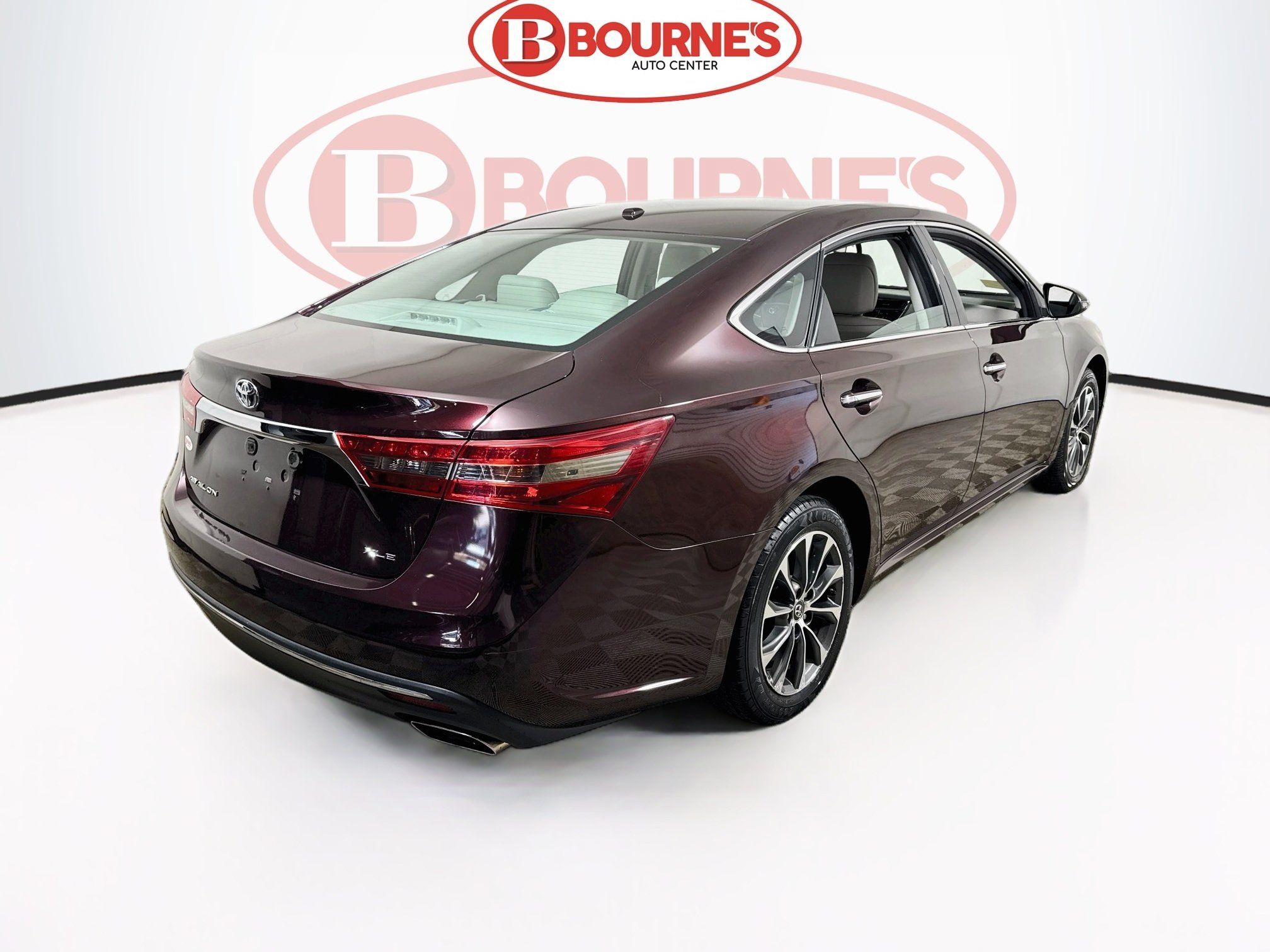 Used 2016 Toyota Avalon XLE Plus FWD image 9