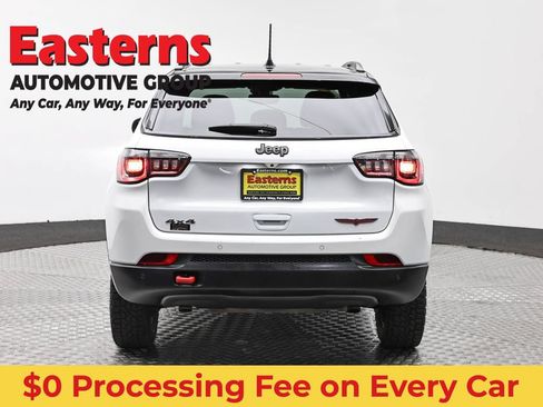 Used 2025 Jeep Compass Trailhawk AWD/4WD image 6