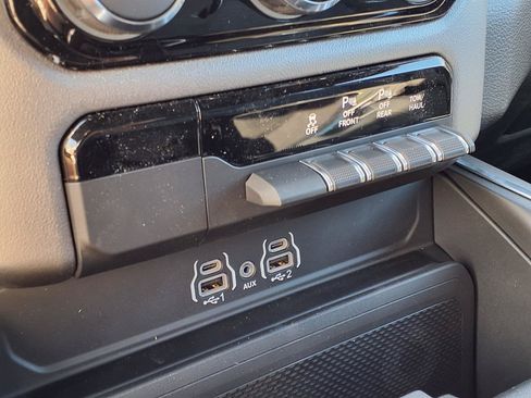 New 2026 RAM 1500 Express AWD/4WD image 8