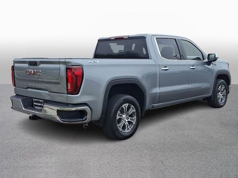 Used 2025 GMC Sierra 1500 SLT image 4