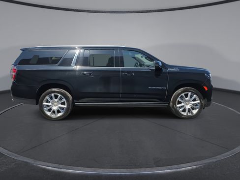 Used 2021 Chevrolet Suburban High Country w/ Premium Package AWD/4WD image 14