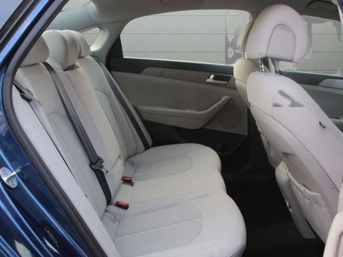 Used 2015 Hyundai Sonata SE image 16