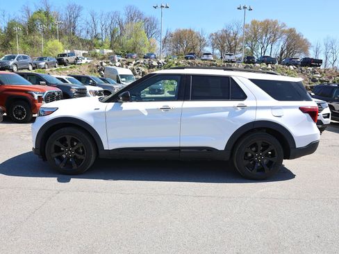 Used 2023 Ford Explorer ST-Line w/ Class IV Trailer Tow Package AWD/4WD image 4