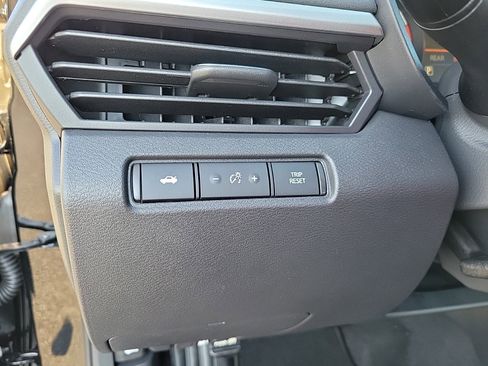 New 2025 Nissan Altima 2.5 S image 32