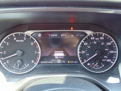 Used 2024 Nissan Rogue SV image 40