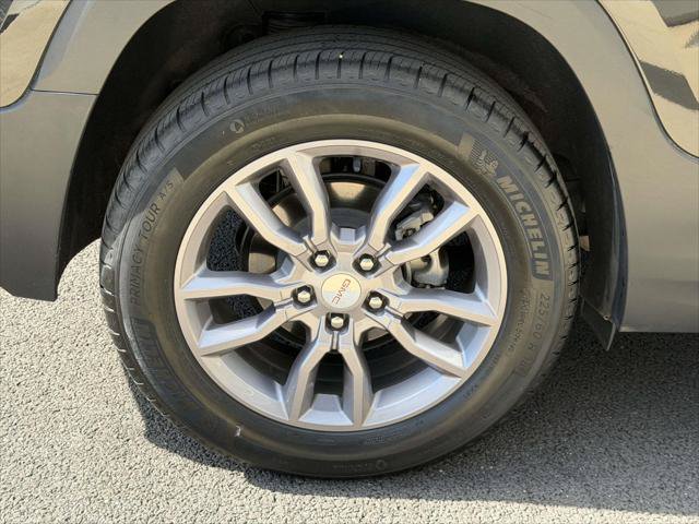 Used 2023 GMC Terrain SLT w/ Tech Package AWD/4WD image 8