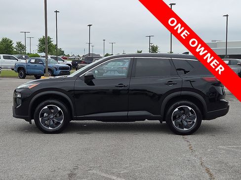 Used 2024 Nissan Rogue SV AWD/4WD image 3
