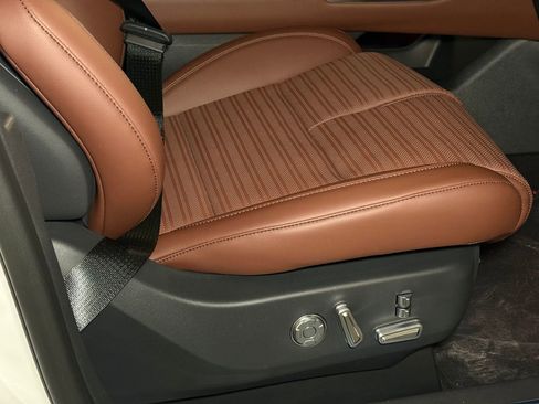 New 2026 Lincoln Nautilus Reserve image 10