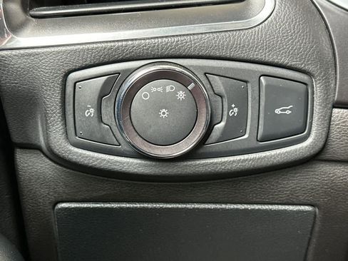 Used 2018 Ford Edge Titanium image 30