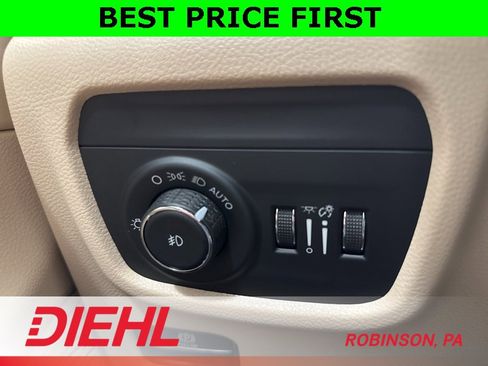 New 2025 Jeep Grand Cherokee Limited image 25