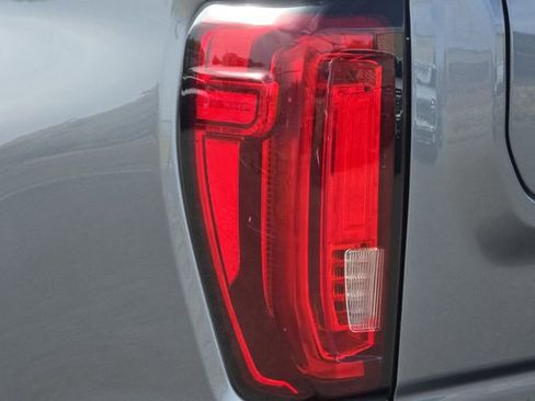 Used 2020 GMC Sierra 1500 AT4 w/ AT4 Premium Package AWD/4WD image 9