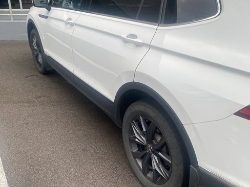 Used 2024 Volkswagen Tiguan SE FWD image 4
