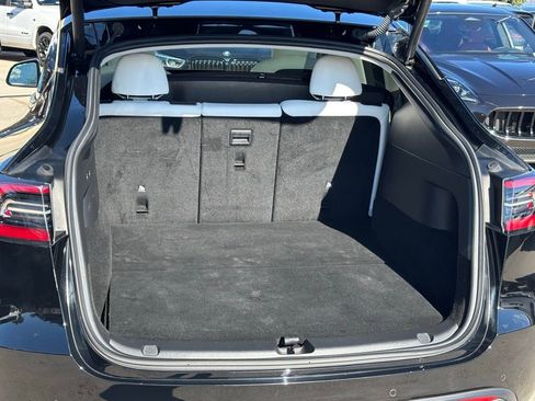 Used 2022 Tesla Model Y Long Range image 28