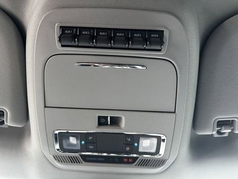 Used 2023 Ford F250 Lariat w/ Lariat Ultimate Package AWD/4WD image 28